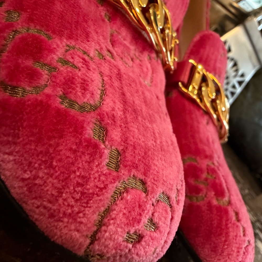 Gucci Pink Velvet GG Monogram Mid-Heel Loafers | Chain & Web | Size 37 (US 7) - Picture 5 of 5